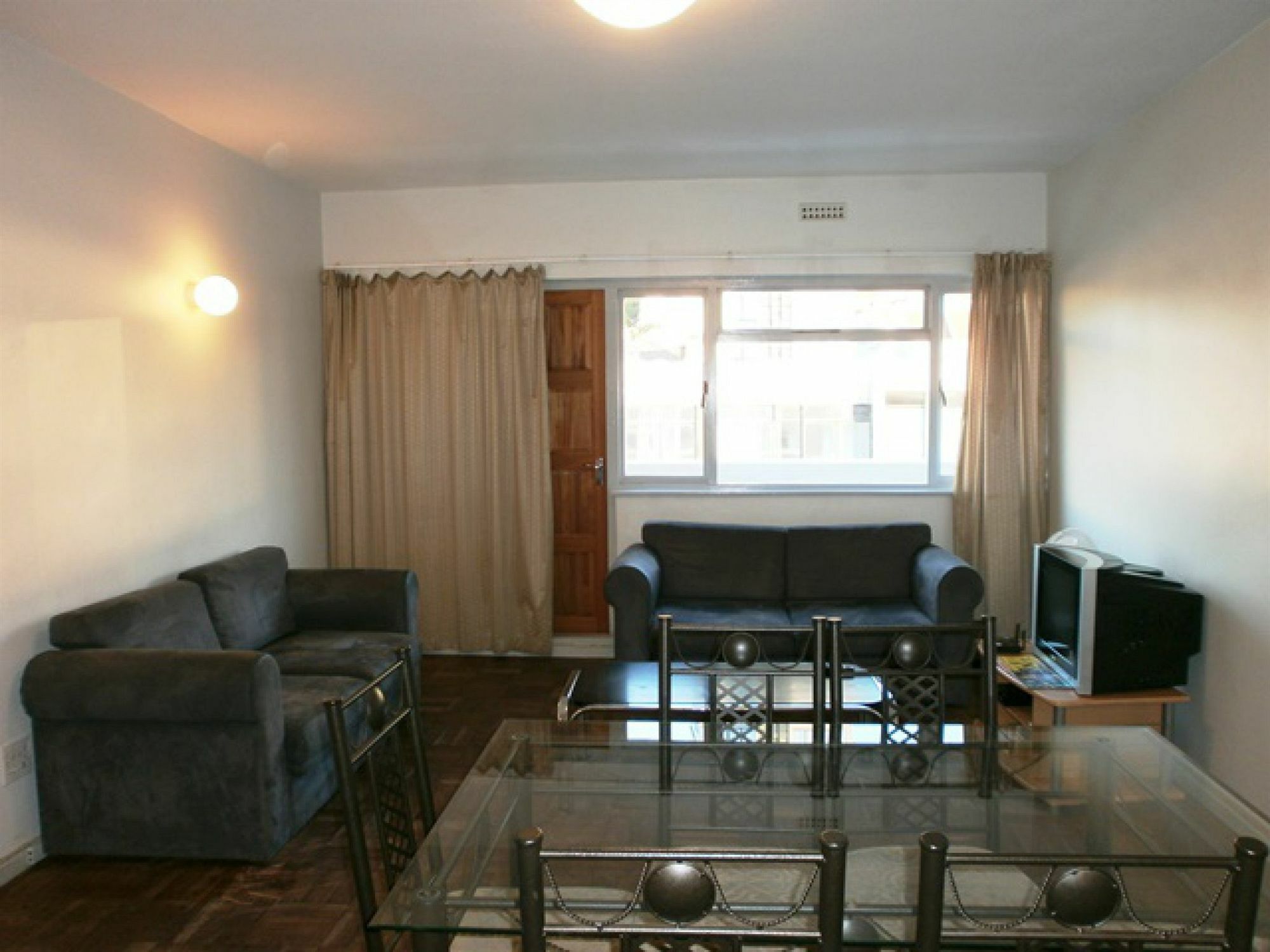 Vicmor Court 35 -